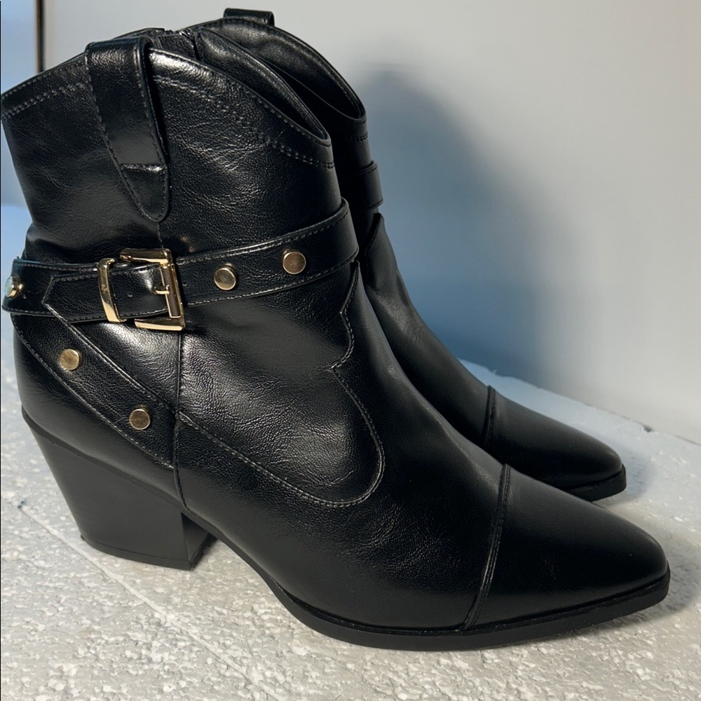 C Comfort NWOT SZ 9 Black Ankle Boot Western Moto Goth Rodeo Closet Staple